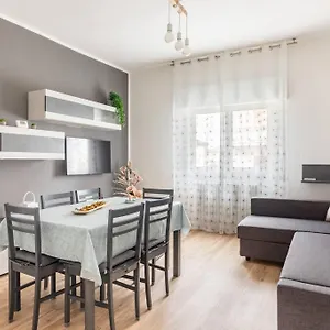 https://monji-apartment.emilia-romagnahotels.net