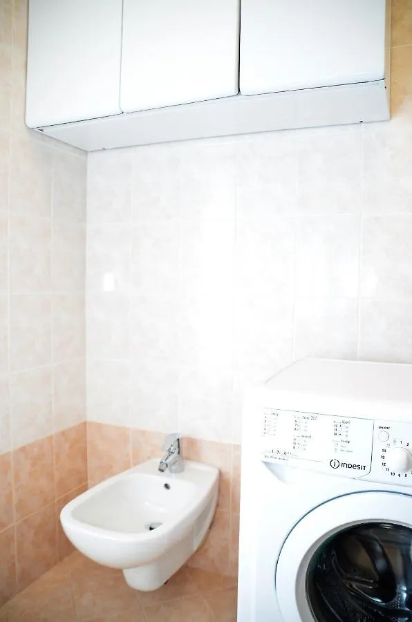 Bellahome Como 0*,  Italy